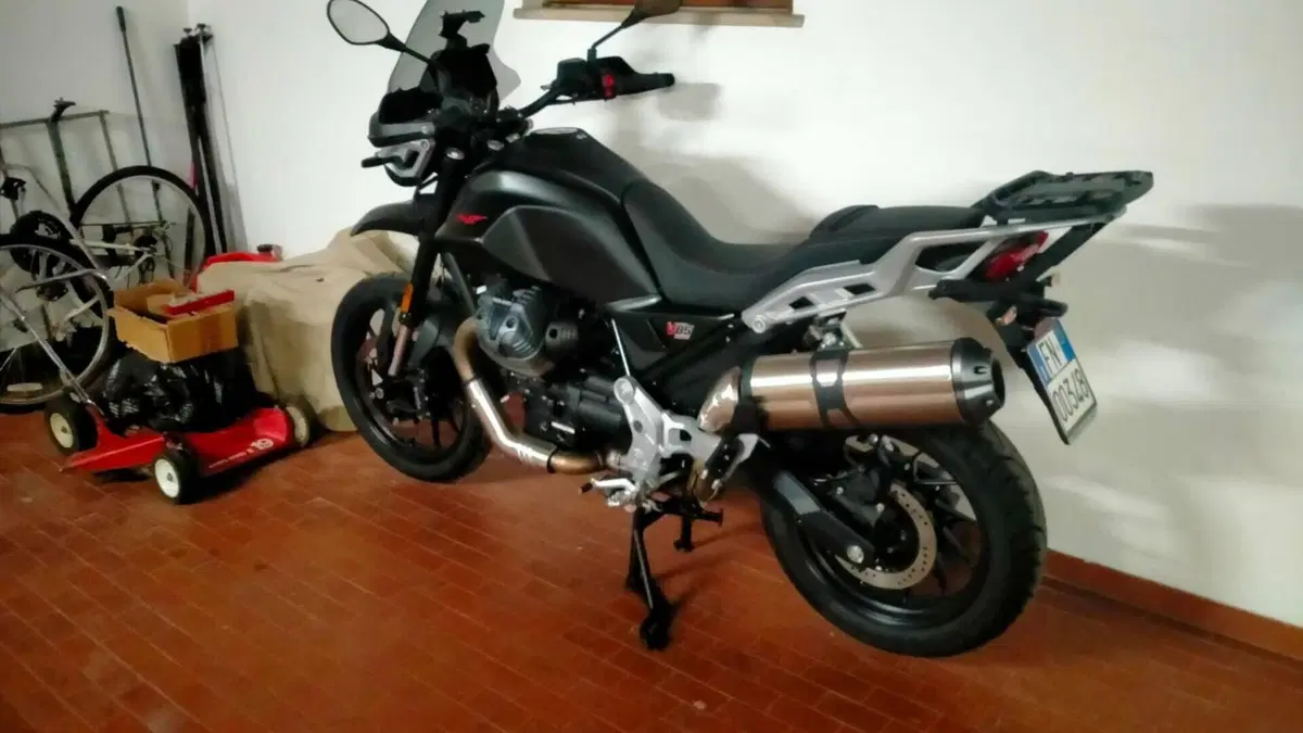Moto Guzzi V85 Strada (2024 - 26)  (6)