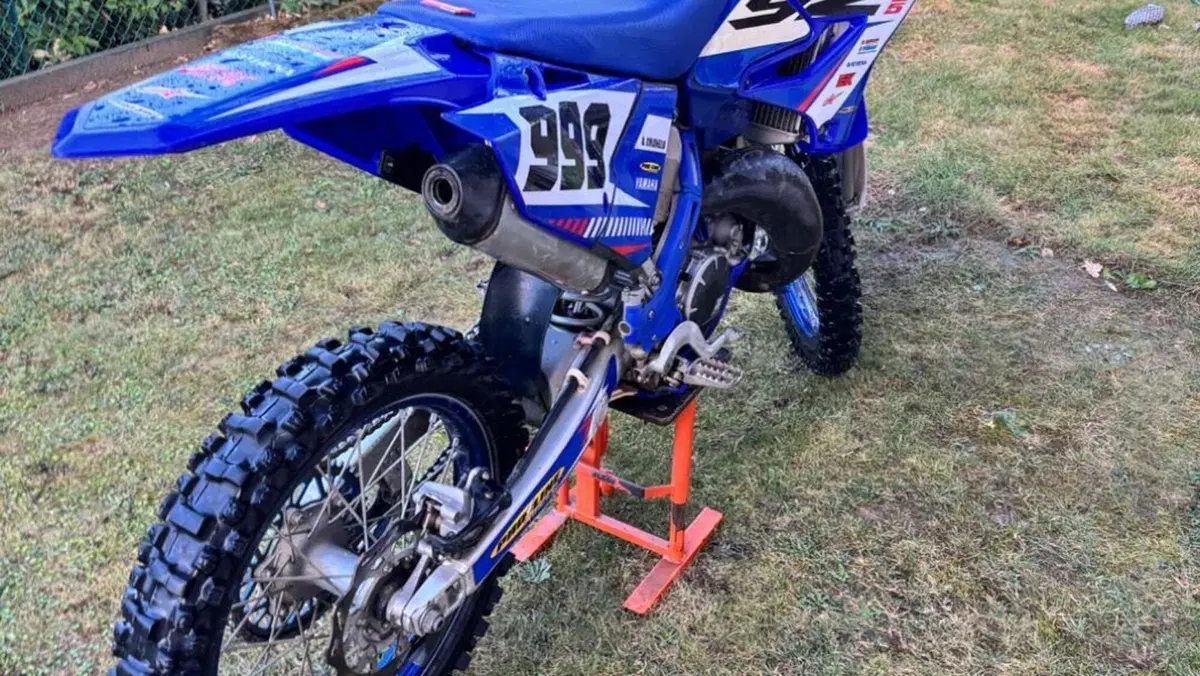 Yamaha YZ 125 (2018)  (2)