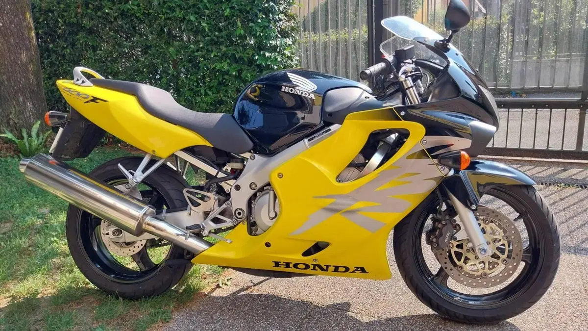 Honda CBR 600 F (1999 - 00)  (5)