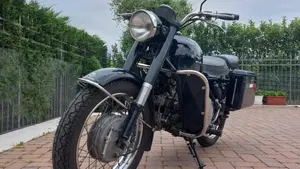Moto Guzzi   (2)