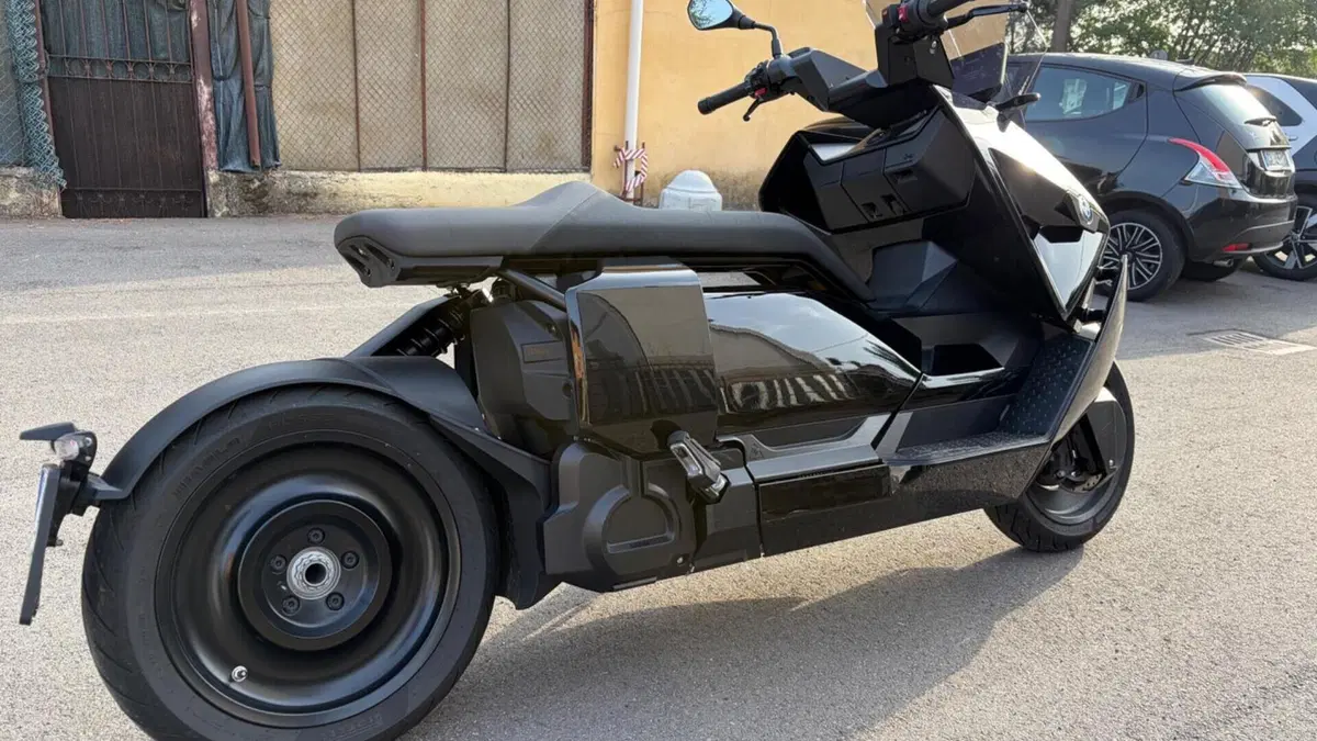 Bmw CE 04 (2021 - 25)  (4)