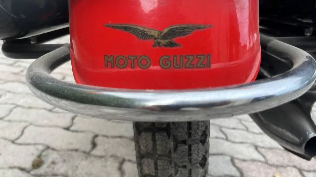 Moto Guzzi   (8)