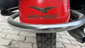 Moto Guzzi   (8)