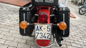 Moto Guzzi   (9)