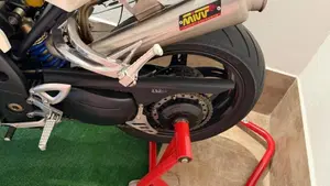 Triumph Speed Triple 1050 (2005 - 11)  (4)