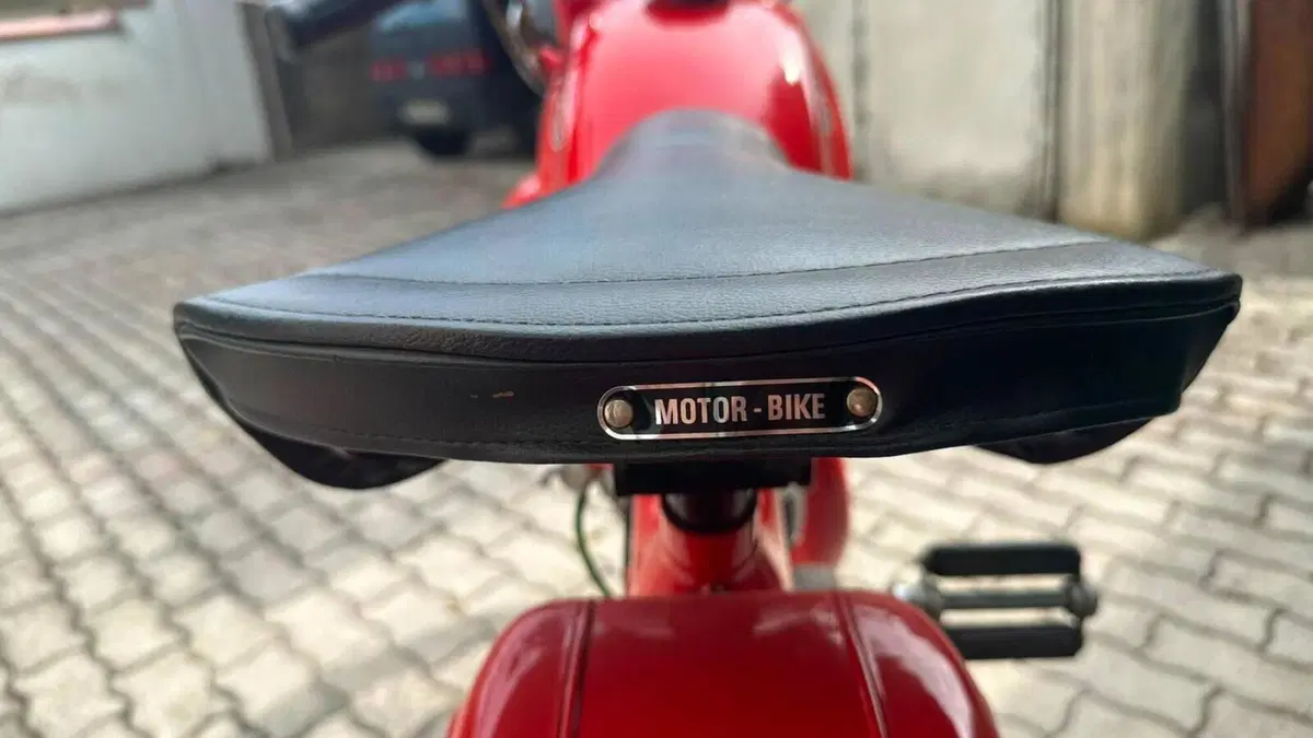 Motom   (2)