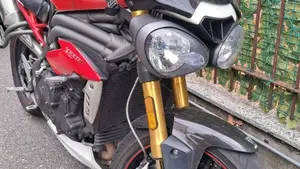 Triumph Speed Triple 1050 R ABS (2016 - 17)  (5)