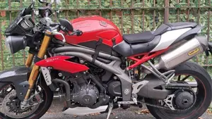 Triumph Speed Triple 1050 R ABS (2016 - 17)  (7)