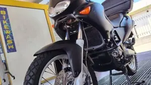 Aprilia Pegaso 650 IE (2003 - 04) 