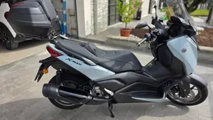 Yamaha X-Max 300 Tech Max (2025 - 26)  (2)