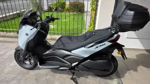 Yamaha X-Max 300 Tech Max (2025 - 26)  (4)