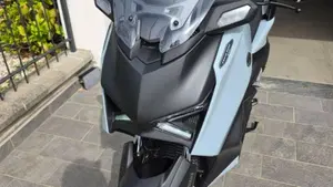 Yamaha X-Max 300 Tech Max (2025 - 26)  (5)