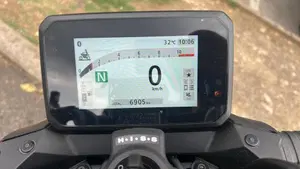 Honda CB 750 Hornet (2025)  (2)
