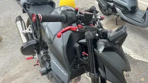 Honda CB 750 Hornet (2025)  (3)