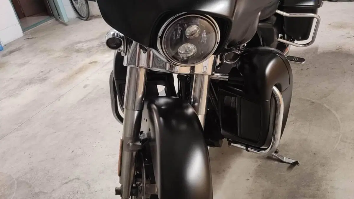 Harley-Davidson 1690 Street Glide Special (2014 - 16) - FLHX  (4)