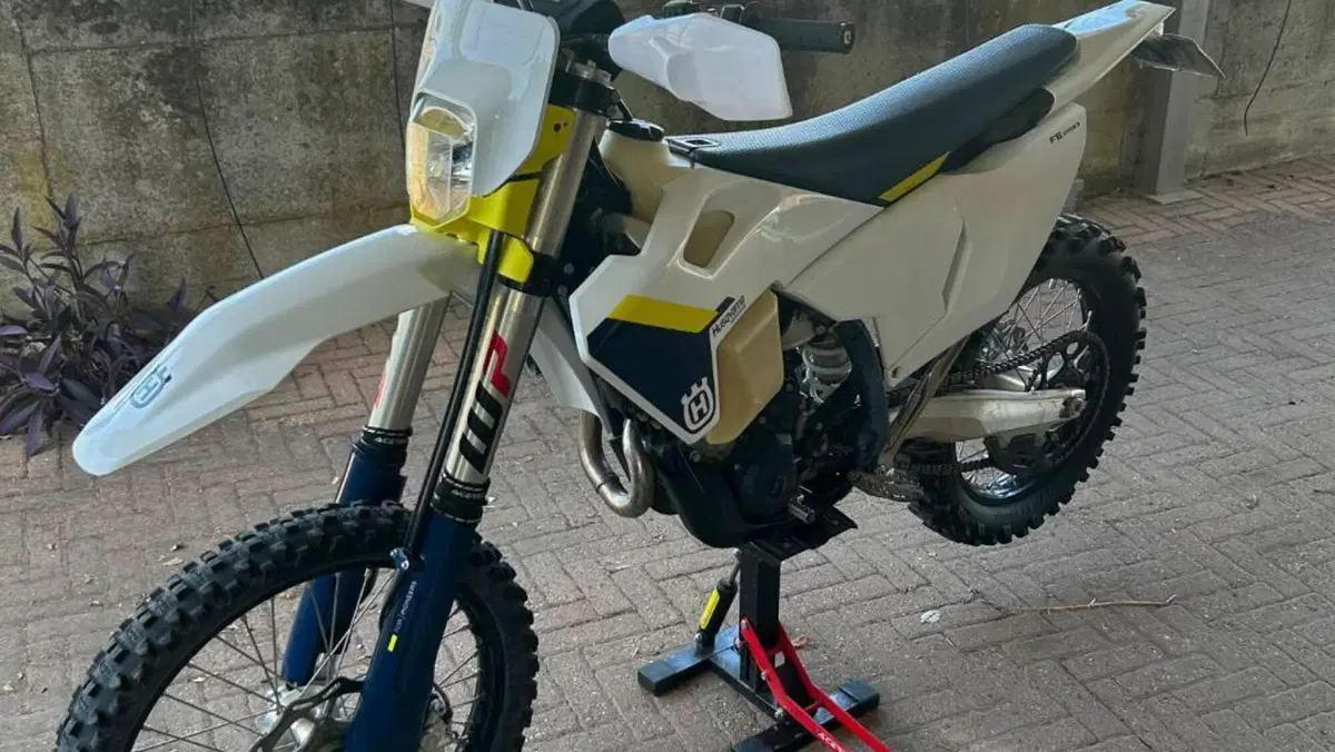 Husqvarna FE 250 (2025)  (5)