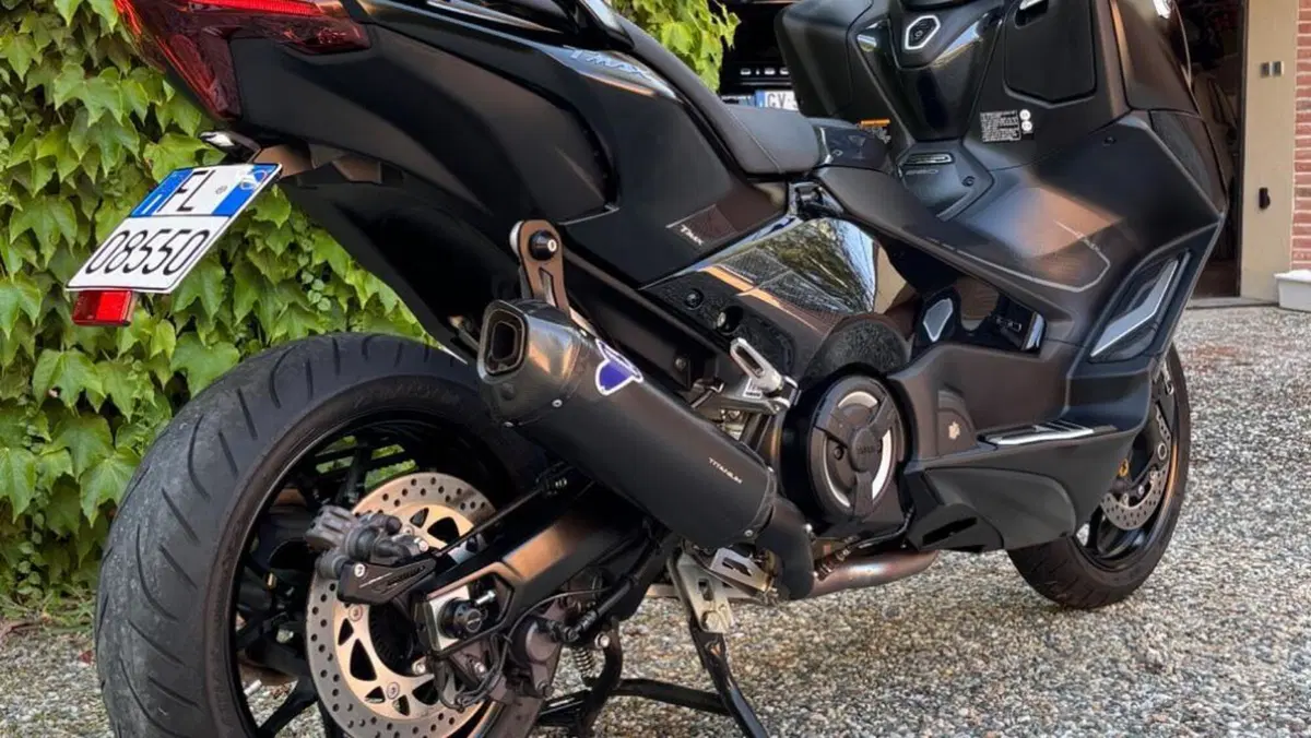 Yamaha T-Max 560 Tech Max (2022 - 24)  (2)