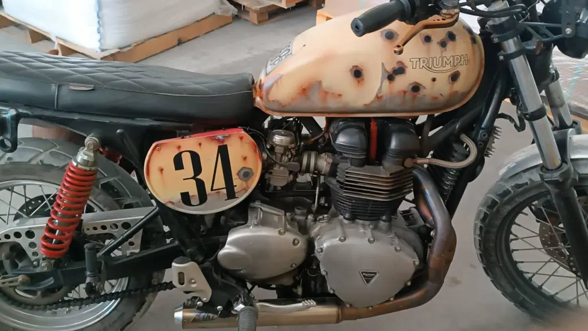 Triumph Scrambler (2006 - 17)  (5)