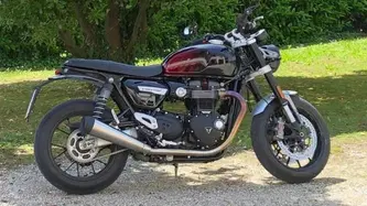 Triumph Speed Twin 1200 Stealth Edition (2024) usata