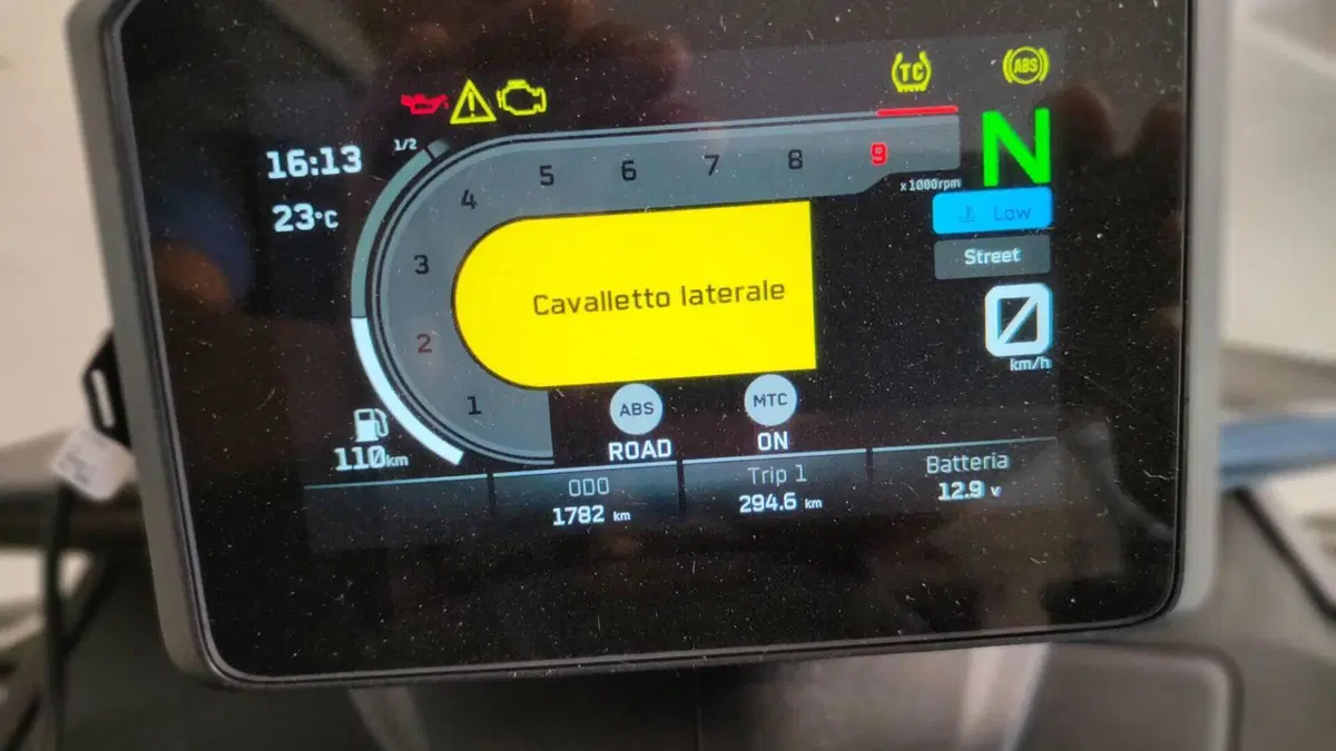 KTM 890 Adventure (2023 - 26)  (6)