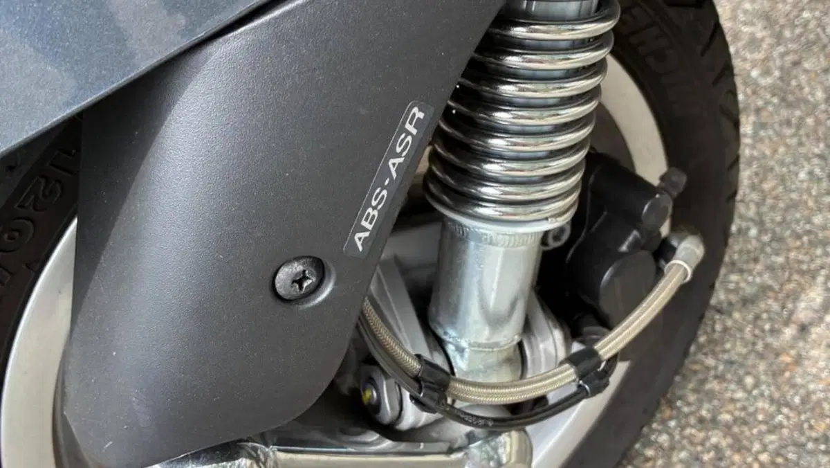 Vespa GTS 300 ABS (2014 - 16)  (7)