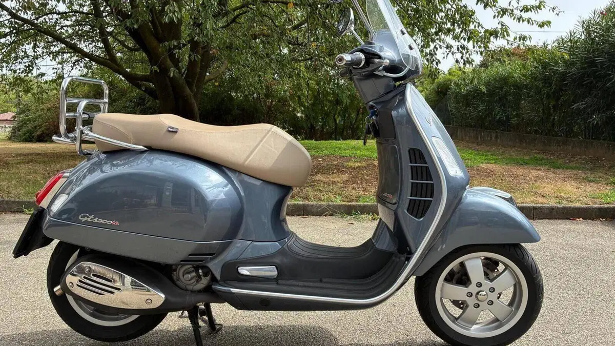 Vespa GTS 300 ABS (2014 - 16)  (2)