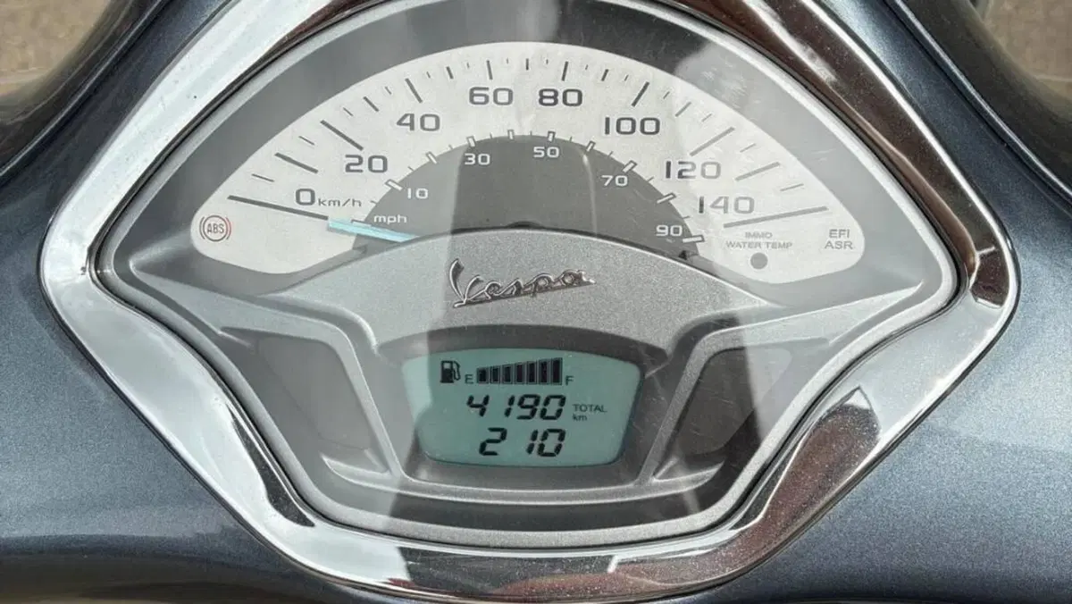 Vespa GTS 300 ABS (2014 - 16)  (5)