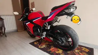 Honda CBR 600 RR (2024 - 26) usata