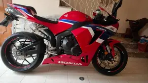 Honda CBR 600 RR (2024 - 26)  (4)