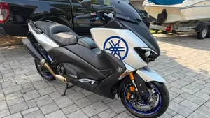 Yamaha T-Max 530 (2017 - 19)  (4)