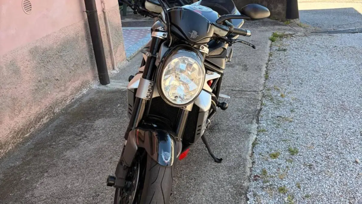 MV Agusta Brutale 910 R (2006 - 11)  (2)