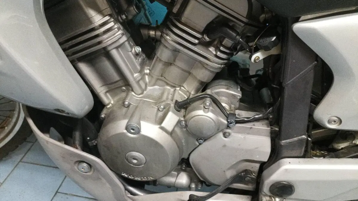 Honda Transalp XL 650V (2000 - 04)  (4)
