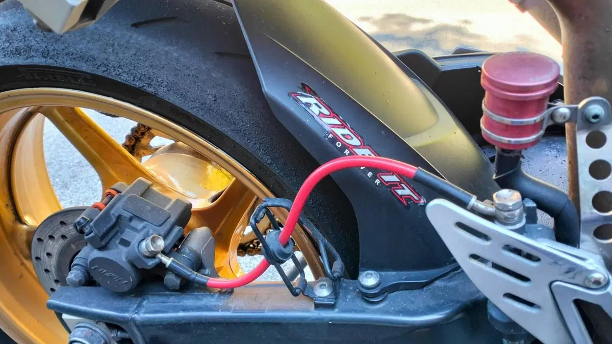 Yamaha YZF R1 (2007 - 08)  (2)