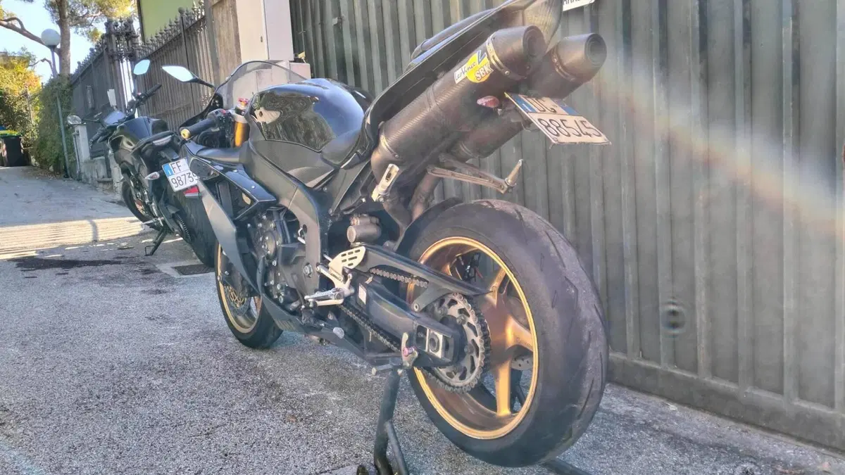 Yamaha YZF R1 (2007 - 08)  (3)