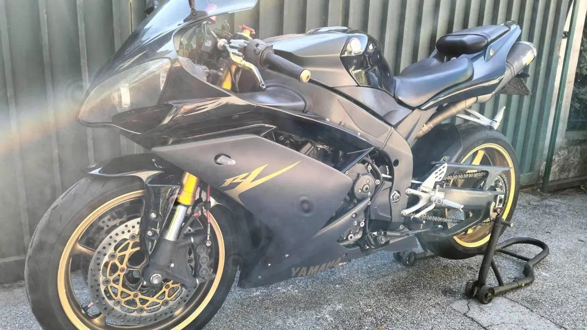 Yamaha YZF R1 (2007 - 08)  (4)