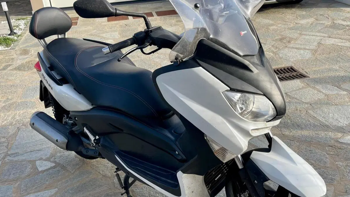 Yamaha X-Max 250 (2010 - 13)  (3)