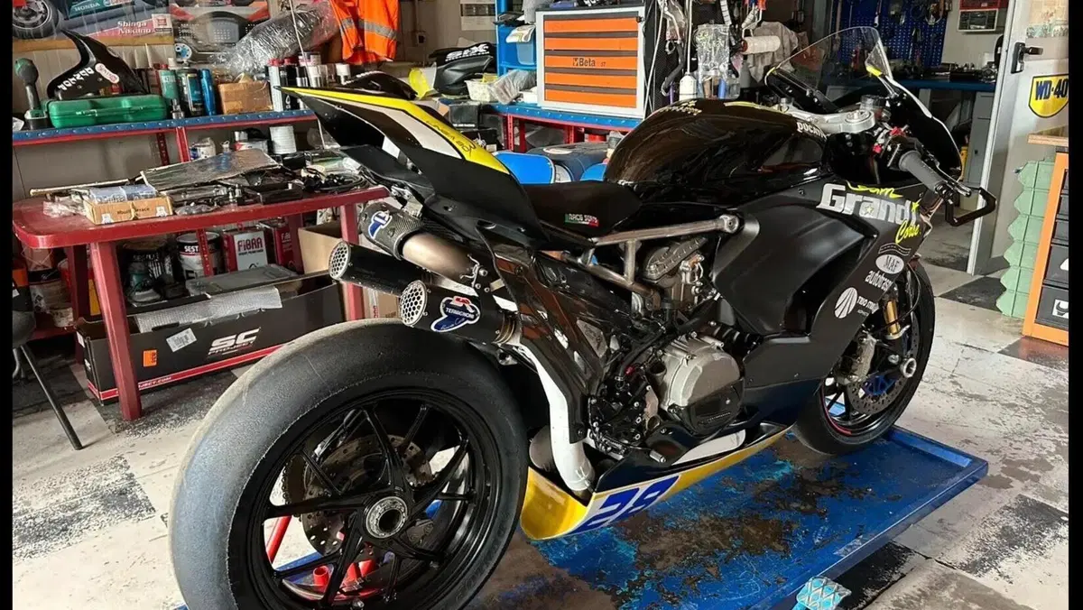 Ducati Panigale V2 (2021 - 24)  (2)