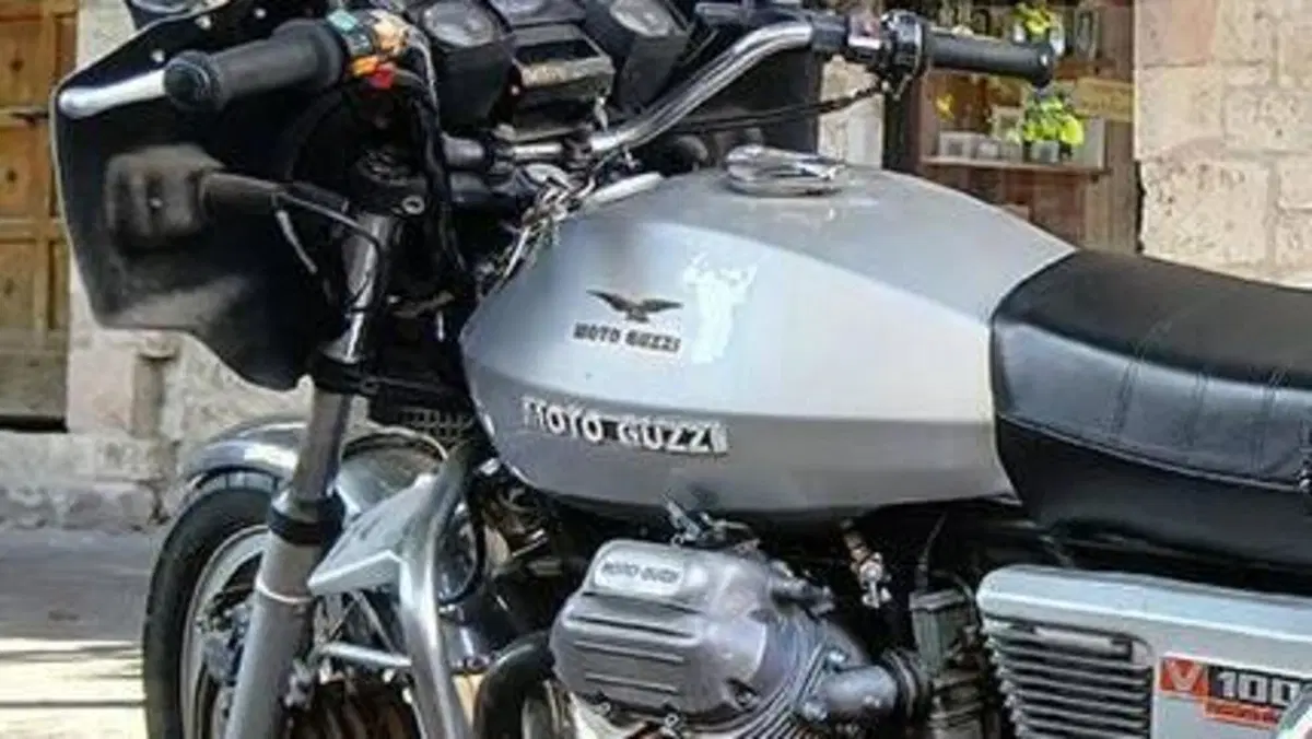 Moto Guzzi   (2)