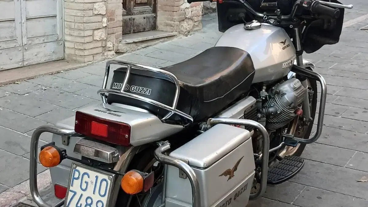 Moto Guzzi   (9)