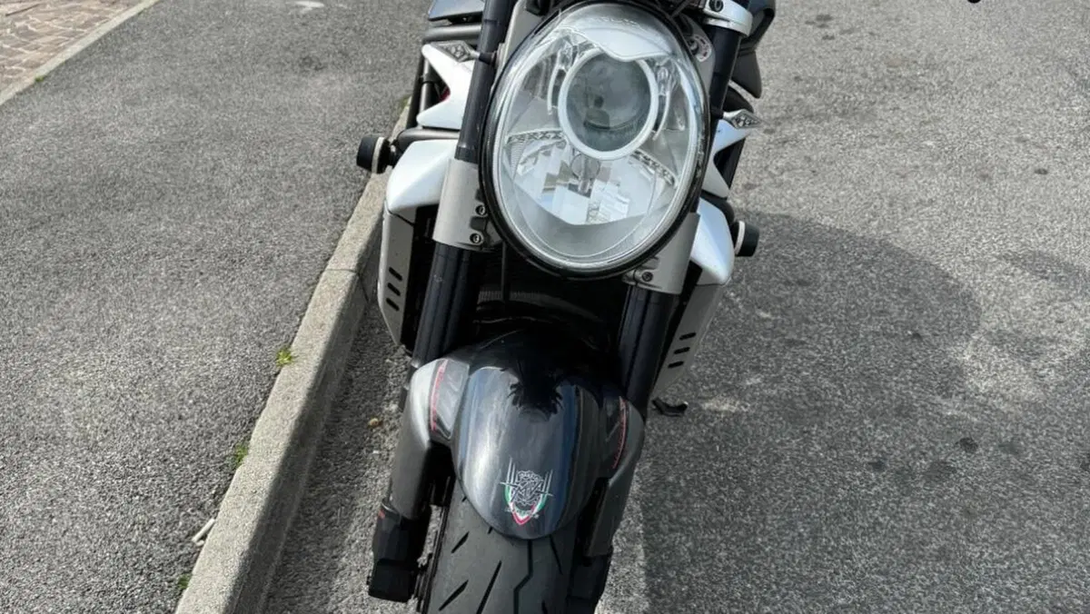 MV Agusta Brutale 910 R (2006 - 11)  (3)