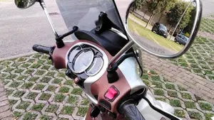 Piaggio Beverly 300 i.e. ABS-ASR (2016 - 20)  (4)