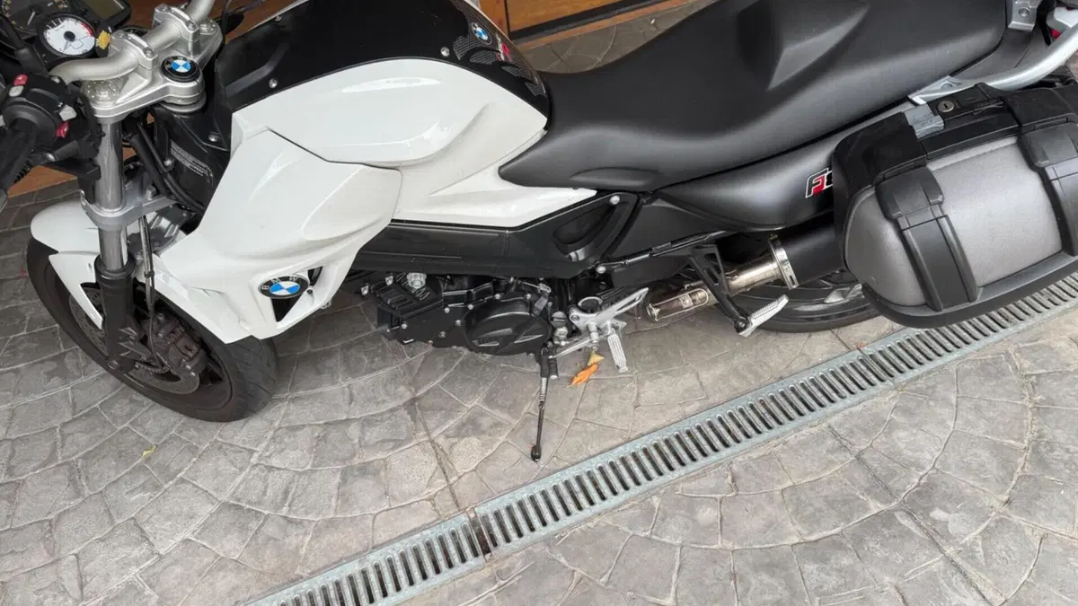 Bmw F 800 R (2012 - 14)  (6)
