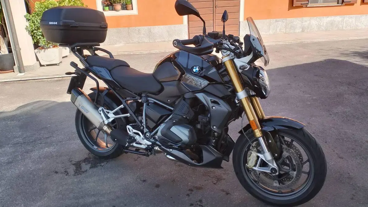 Bmw R 1250 R (2021 - 25)  (2)
