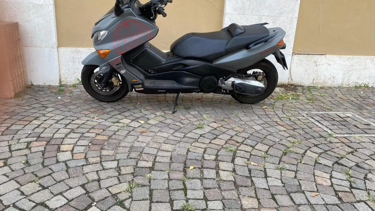 Yamaha T-Max 500 (2001 - 03)  (2)