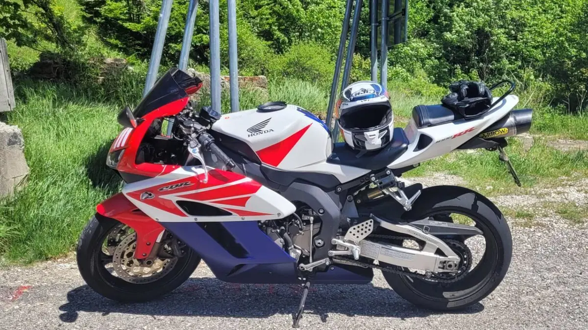Honda CBR 1000 RR Fireblade (2004 - 05) 