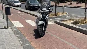 Honda SH 300 i Sport ABS (2018 - 20)  (2)