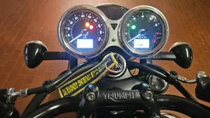 Triumph Bonneville T100 Black (2017 - 20)  (6)