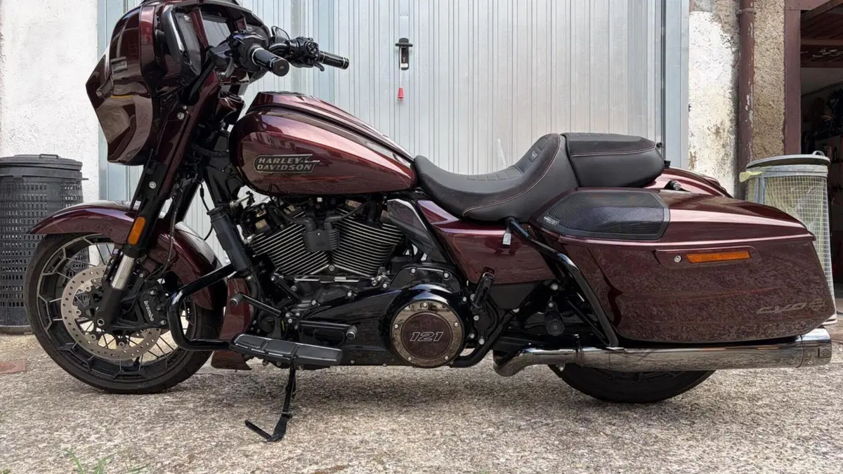 Harley-Davidson CVO Street Glide (2024) 