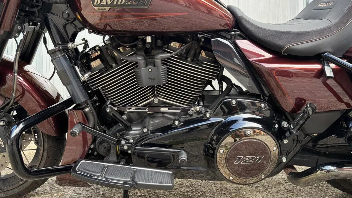 Harley-Davidson CVO Street Glide (2024)  (3)
