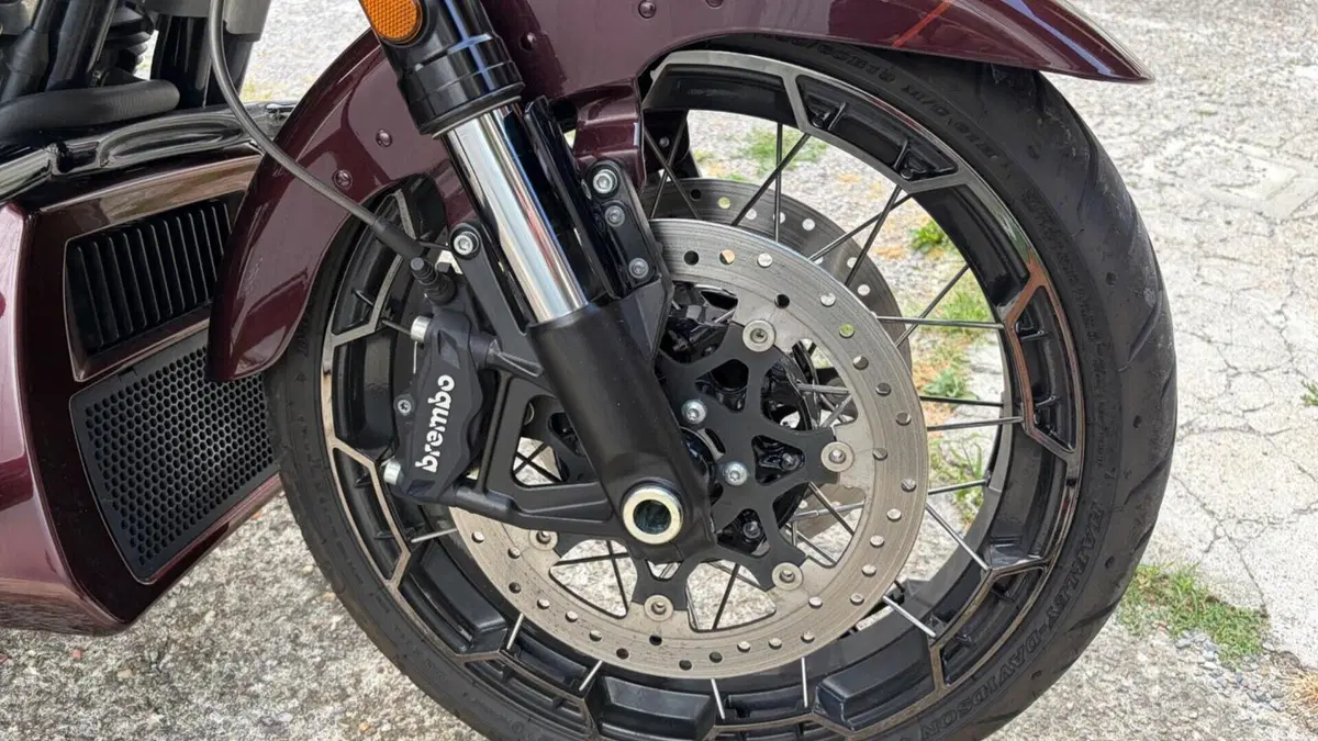 Harley-Davidson CVO Street Glide (2024)  (8)